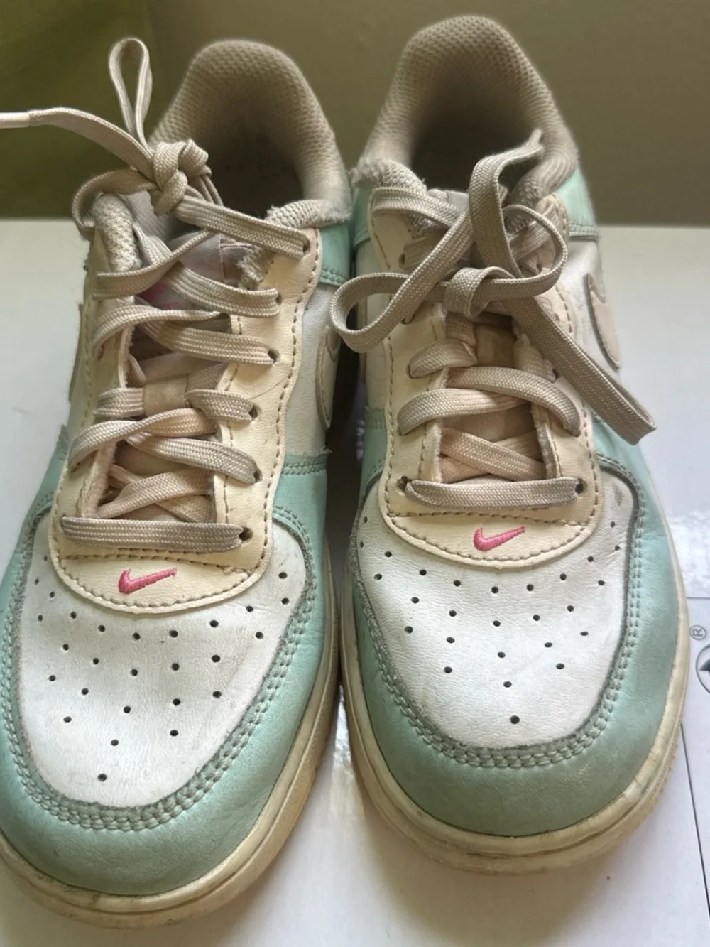 Nike Kids Low-Top Sneakers in Mint Green, White & Pink Accent